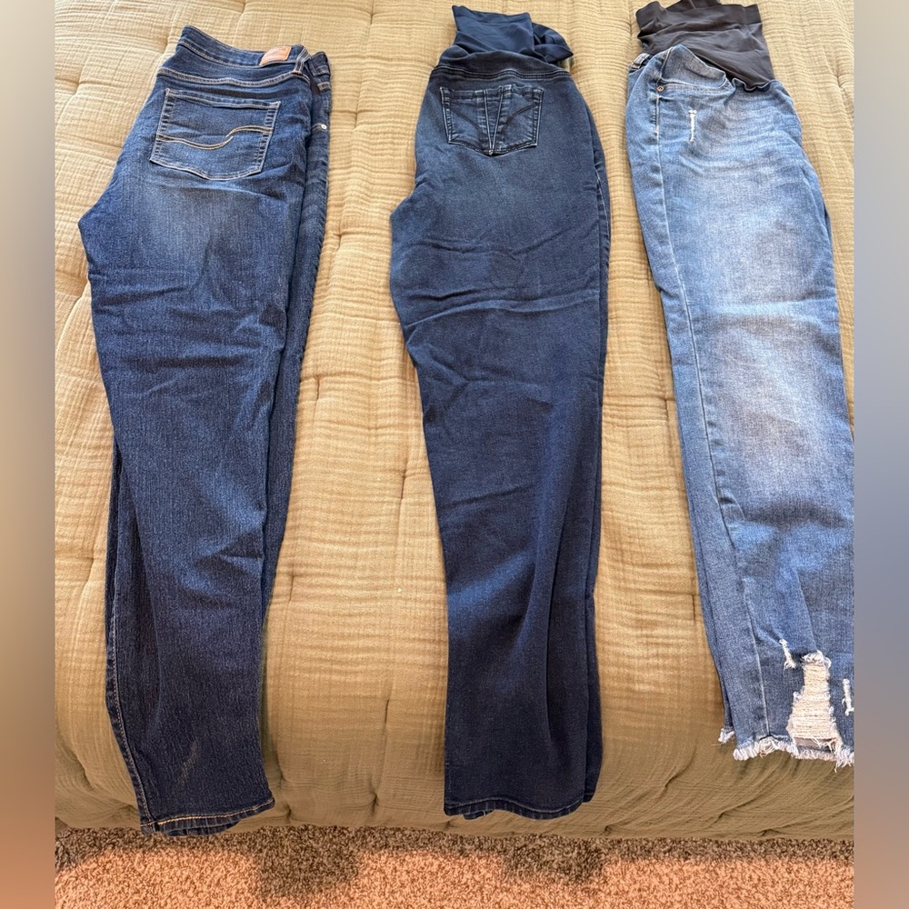 Maternity Jeans: Read description